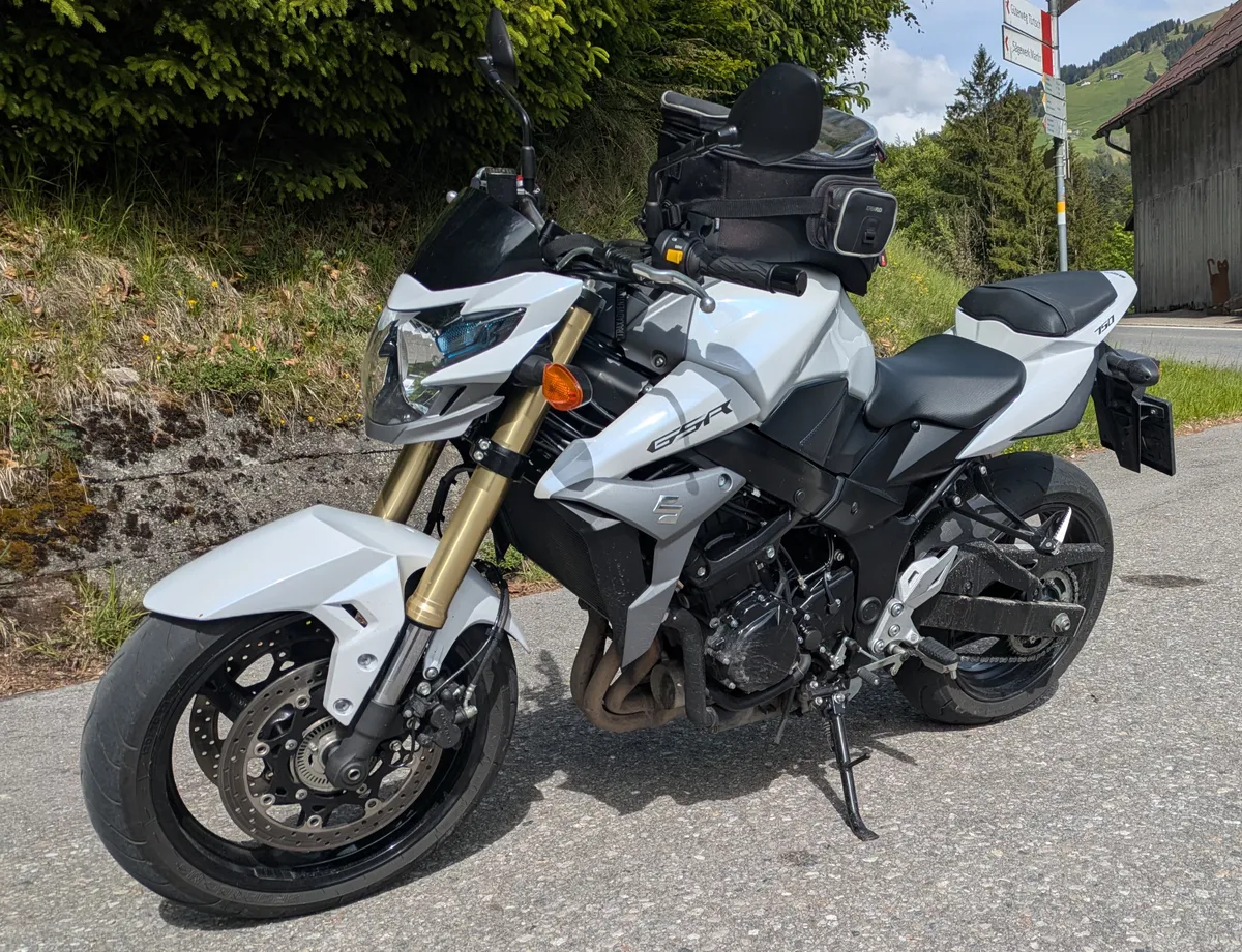 Suzuki GSR