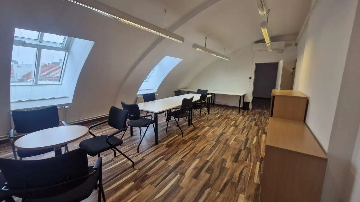 Helle klimatisierte Geschäftsfläche mit architektonischem Charakter - Vista 3