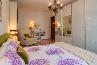 Vollständig möblierte Designwohnung im Klimapioniergebiet Alliiertenviertel – Bild 2