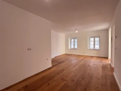 Geschäftsraum verschiedenste Nutzungsmöglichkeiten ~ Arztpraxis/Massagesalon/Büro ~ ab sofort