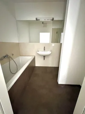 3 Zimmer Dachgeschoßtraum mit Einbauküche in bester Lage des 5. Bezirkes – Bild 3
