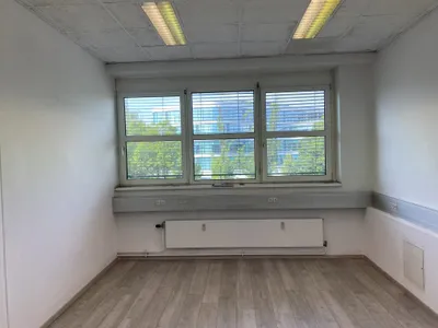 1-Zimmer-Gewerbeimmobilie mieten in Linz – 17 m², € 249 – Bild 2 von 8