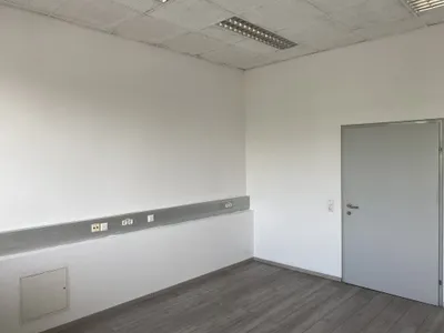 1-Zimmer-Gewerbeimmobilie mieten in Linz – 17 m², € 249 – Bild 4 von 8