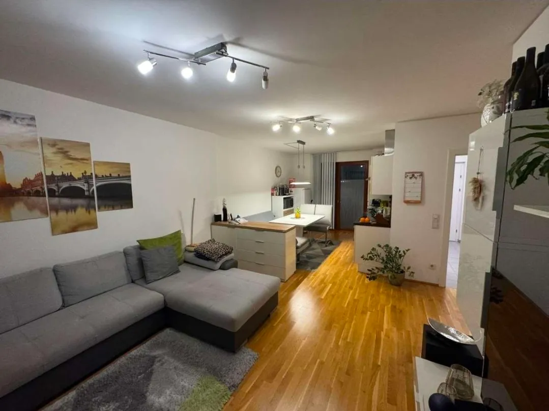 Wunderschöne 2 1/2 Zimmer Wohnung mit Loggia und Balkon im Herzen von Hartberg - Ansicht 3