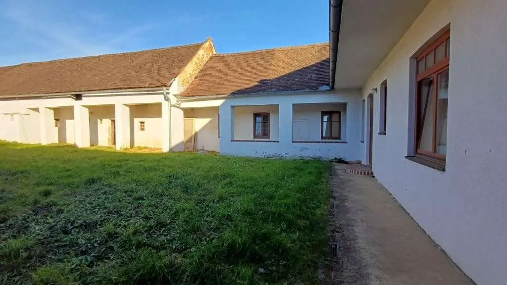 Die perfekte Verbindung von Stadtleben und ländlichem Flair - Wohn- oder Geschäftshaus mit ca. 2.038 m² Garten - die Möglichkeiten sind vielfältig! - Ansicht 3
