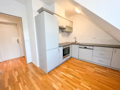 2 Zimmer, separat begehbar! Dachgeschosswohnung OHNE LIFT mit 18 m2 Dachterrasse, Nähe Botanischer Garten! – Bild 3