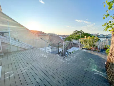 2 Zimmer, separat begehbar! Dachgeschosswohnung OHNE LIFT mit 18 m2 Dachterrasse, Nähe Botanischer Garten!