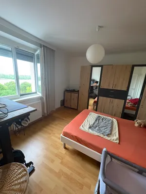 Helle 60m2 Wohung mit 20m2 Dachterasse, Nähe WU – Bild 2