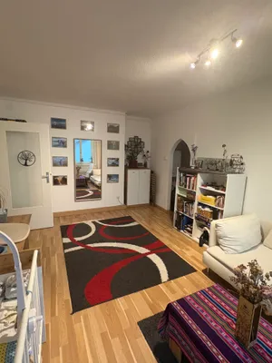 Helle 60m2 Wohung mit 20m2 Dachterasse, Nähe WU