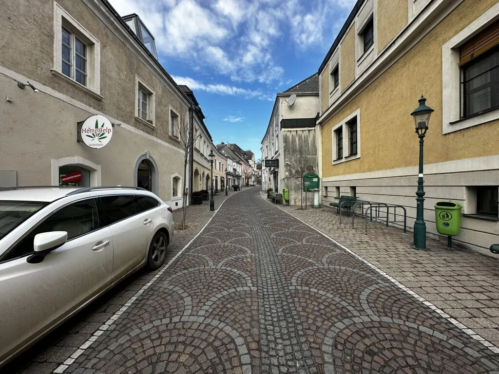 Repräsentatives Büro- oder Praxislokal in Klosterneuburg - moderne Ausstattung, großzügige Raumaufteilung - Ansicht 2