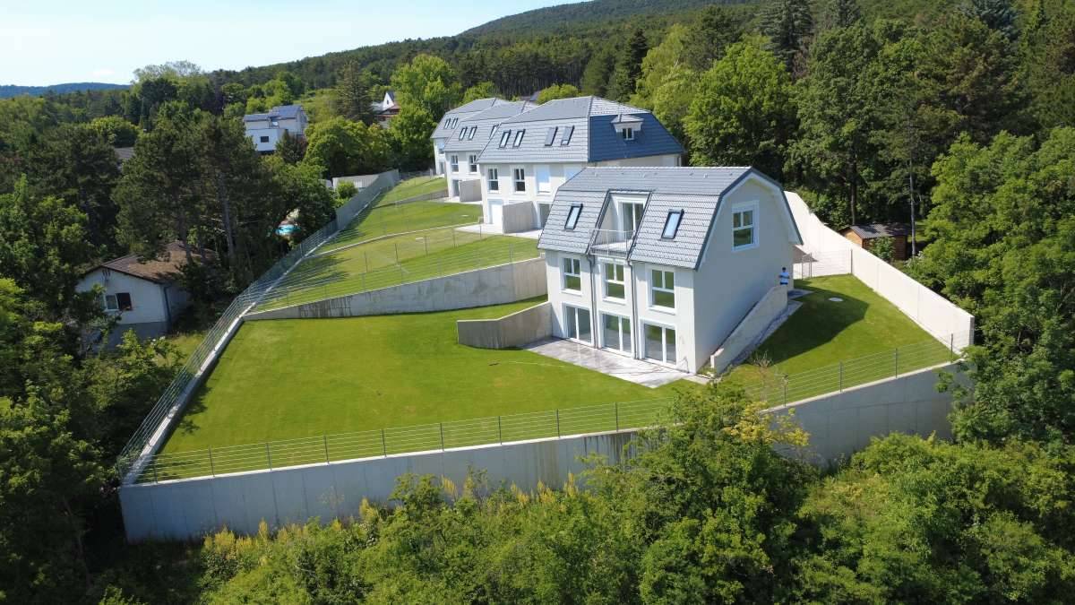 NEUER PREIS! Großzügige Doppelhaushälfte in Bad Fischau - Ansicht 2