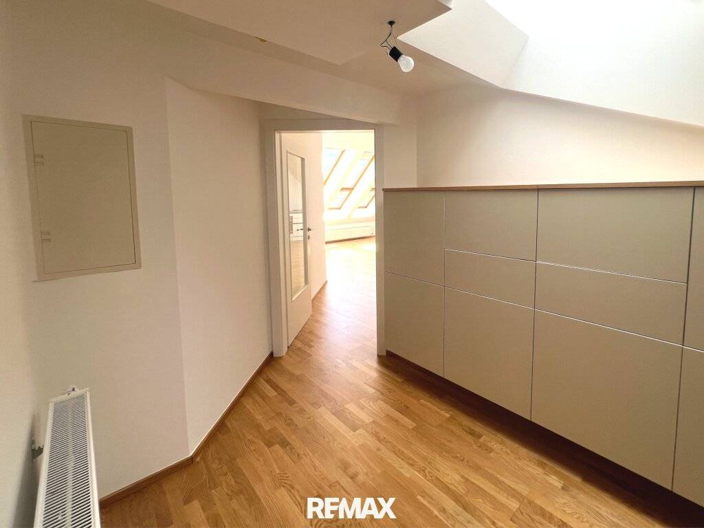Wohnkomfort in toller Lage - Gepflegte Dachgeschosswohnung mit Lift und KFZ Abstellplatz, Hartberg Zentrum! - Ansicht 2