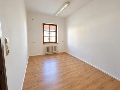 4-Zimmer-Wohnung mieten in Jennersdorf – 122 m², € 1.090 – Bild 4 von 15