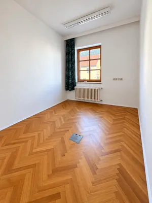 4-Zimmer-Wohnung mieten in Jennersdorf – 122 m², € 1.090 – Bild 2 von 15