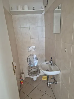 2-Zimmer-Wohnung mieten in Linz – 75 m², € 1.095 – Bild 2 von 8