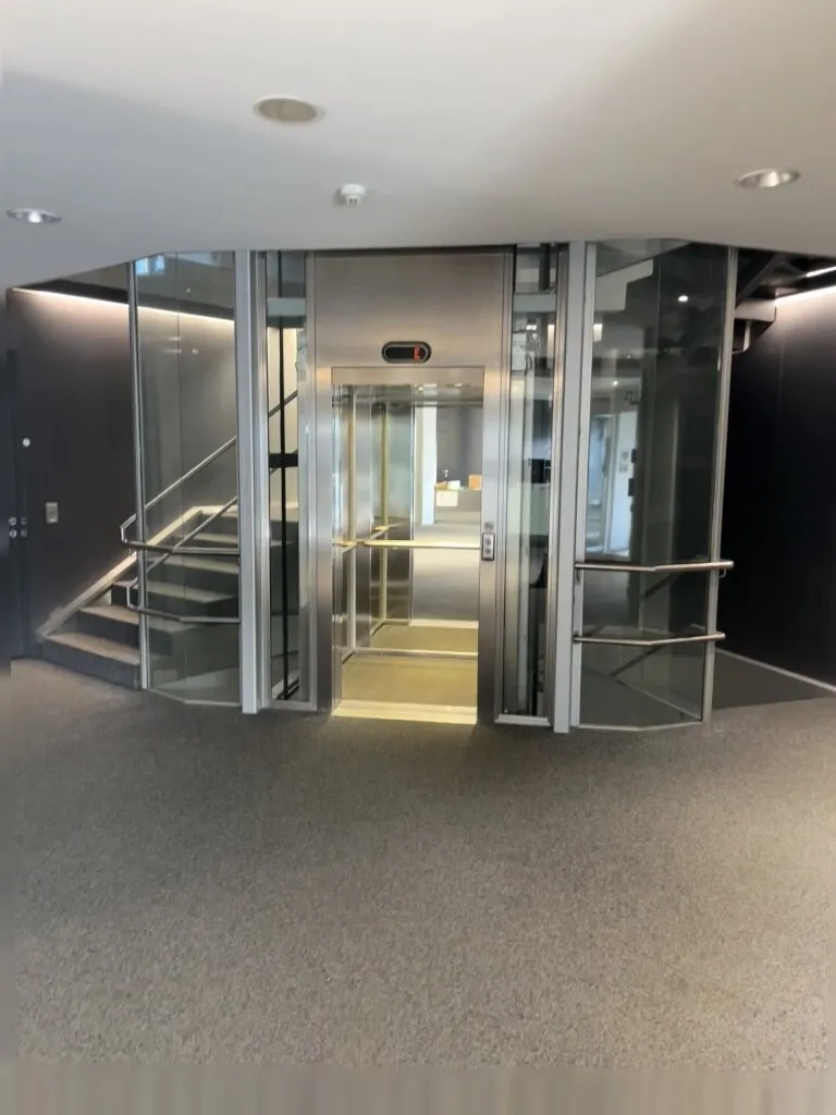 Attraktives Büro in Attnang-Puchheim 36 m² - gepflegt, zentral und mit Stellplätzen! - Ansicht 3