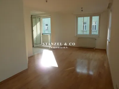 SONNIGES APARTMENT MIT SÜDLOGGIA UND GARTENBENUTZUNG ( BJ 1996 )