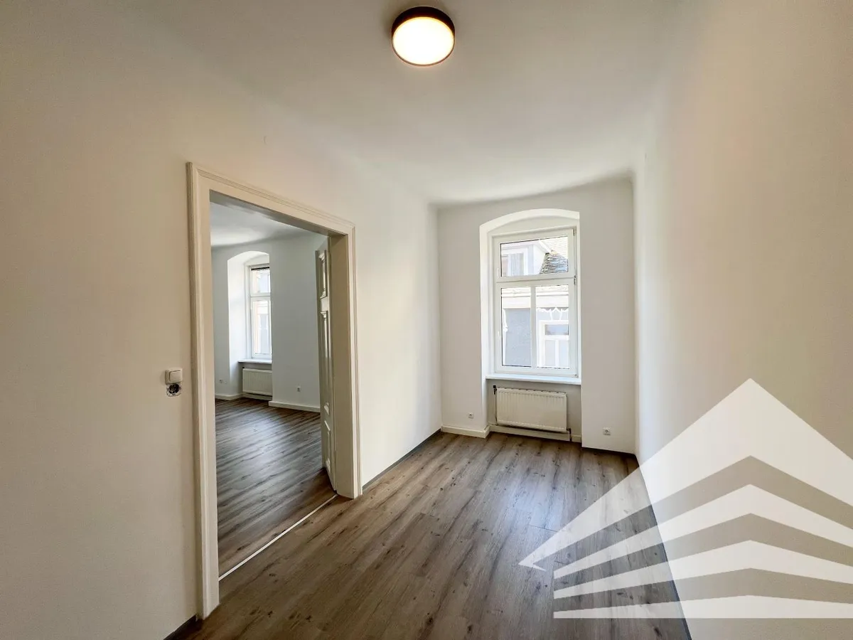 Neu saniertes 60 m² Altbaubüro in der Marienstrasse! - Ansicht 2