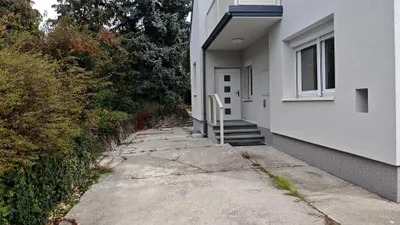 4-Zimmer-Haus mieten in Neunkirchen – 124 m², € 1.531 – Bild 3 von 32