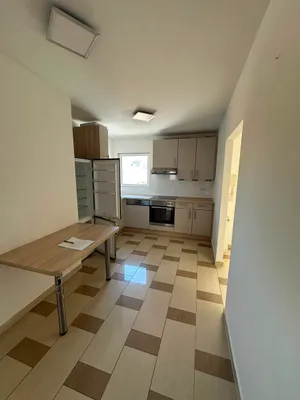 Helle Dachgeschosswohnung in der Rosensteingasse ab sofort zu vermieten