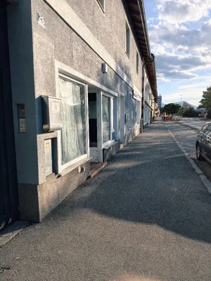2-Zimmer-Gewerbeimmobilie mieten in Neunkirchen – 45 m², € 950 – Bild 1 von 16