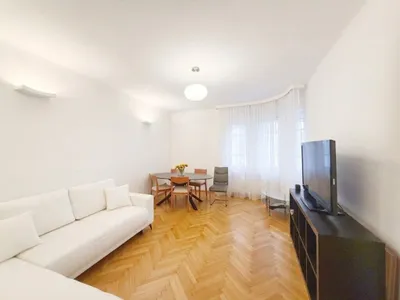 Komplett möblierte 3-Zimmer-Wohnung mit zentraler Lage