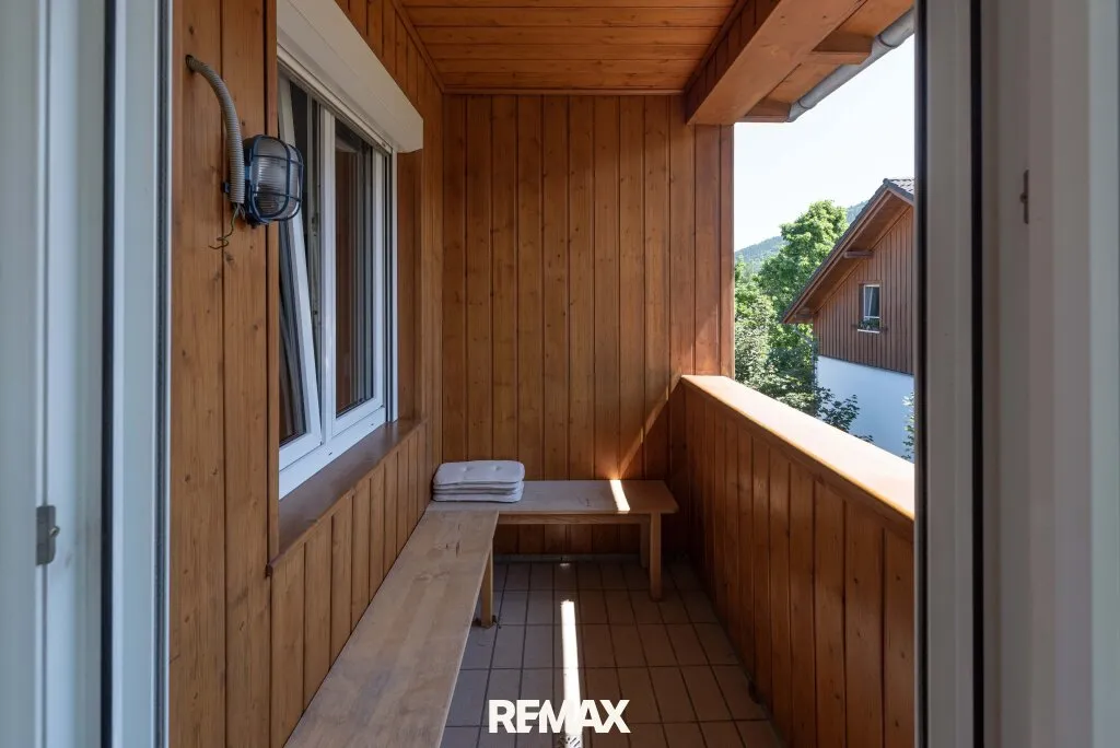 Dachgeschosswohnung mit Loggia und herrlichem Bergblick ! – pohled 2