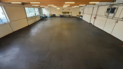 Gewerbeimmobilie mieten in Amstetten – 700 m², € 9 – Bild 1 von 5
