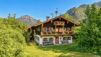 6-Zimmer-Haus kaufen in Kitzbühel – 200 m², € 1.260.000 – Bild 3 von 36