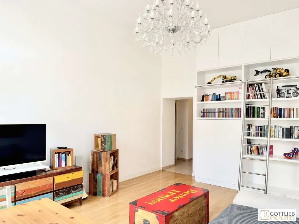 Bestlage beim Hamerlingplatz! Sonnige und möblierte 2-Zimmer-Altbau-Wohnung in Vorstadthaus - Ansicht 2