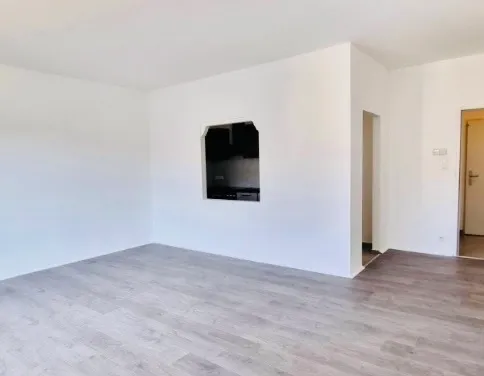 Zentrale Wohnung in kleiner Hausgemeinschaft, auch Büroeignung - Ansicht 2