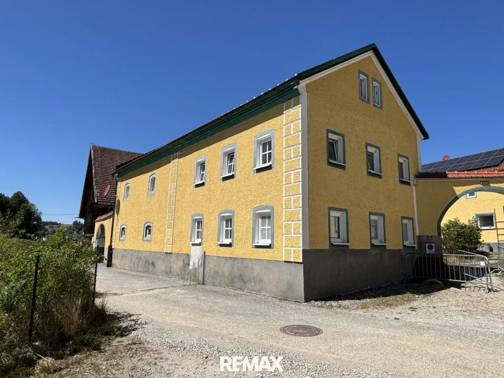 ***OPEN HOUSE Freitag, 25. September 2026 von 14 - 16 Uhr*** Vielseitiges Mehrparteienhaus mit vier Wohneinheiten in Diersbach