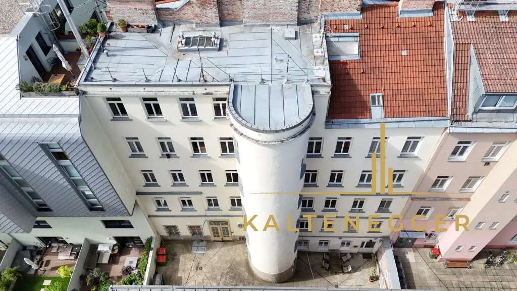 Wiener Zinshaus mit Entwicklungspotential, Rohdachboden und bestandsfreiem Hofgebäude - Ansicht 3