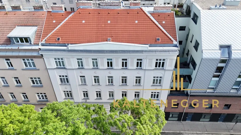 Wiener Zinshaus mit Entwicklungspotential, Rohdachboden und bestandsfreiem Hofgebäude - Ansicht 2