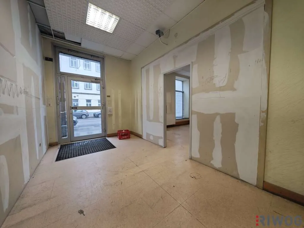 Sanierungsbedürftige EG-Fläche mit ca. 552m² | für Lager, Baubüro o.ä. | Parkplätze vis Ü vis mietbar - Ansicht 3