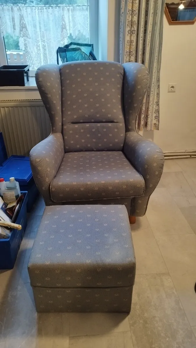 Fernsehsessel / Ohrensessel/ Fauteuils, € 100,- (2650 Payerbach)