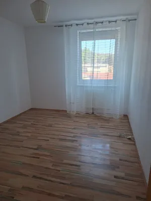 3-Zimmer-Wohnung mieten in Tulln – 75 m², € 380 – Bild 3 von 6