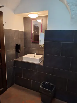 Gewerbeimmobilie mieten in Wiener Neustadt – 400 m², € 2.750 – Bild 43 von 44