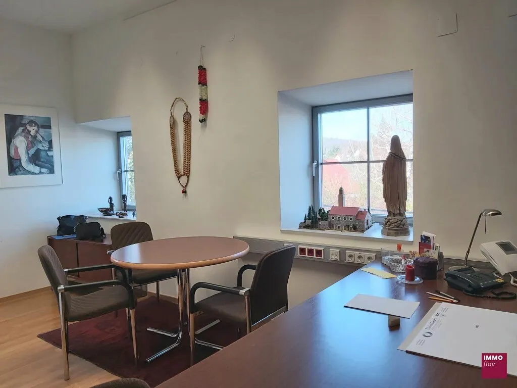 Büro mit 2 separaten Räumen, Besprechungszimmer, Teeküche - an einem besonderen Standort! - Ansicht 2