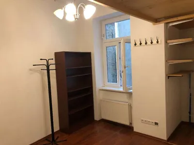 Schöne sonnige ruhige 3 Zimmer Altbauwohnung (80m2) Zentrale Lage, ab 01.09.2026 zu vermieten! – Bild 3