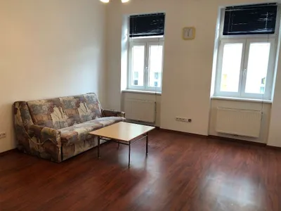 Schöne sonnige ruhige 3 Zimmer Altbauwohnung (80m2) Zentrale Lage, ab 01.09.2026 zu vermieten!