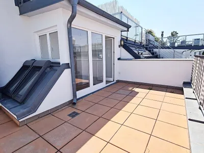TERRASSENHIT NAHE STAATSOPER, klimatisiertes 110 m2 Dachgeschoss mit 20 m2 Terrasse, 3 Zimmer, Küche, 2 Bäder, Erstbezug, Opernring