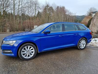 Skoda Superb Kombi 2,0 TDI Style DSG ACC KESSY Full S...