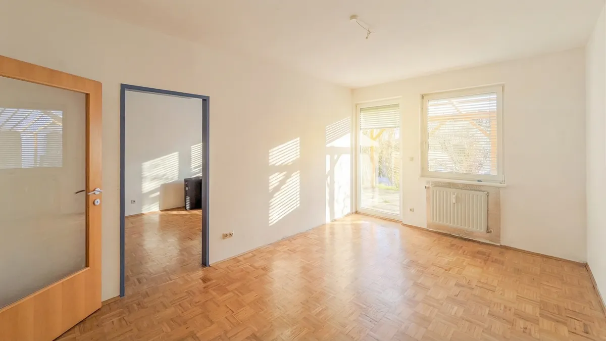 Attraktives Anlageobjekt mit 4 Gartenwohnungen, Garagen, Stellplätzen und Dachbodenausbau - Ansicht 2