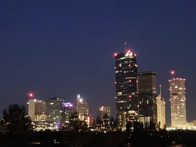 Blick auf die SKYLINE VON WIEN – Bild 3