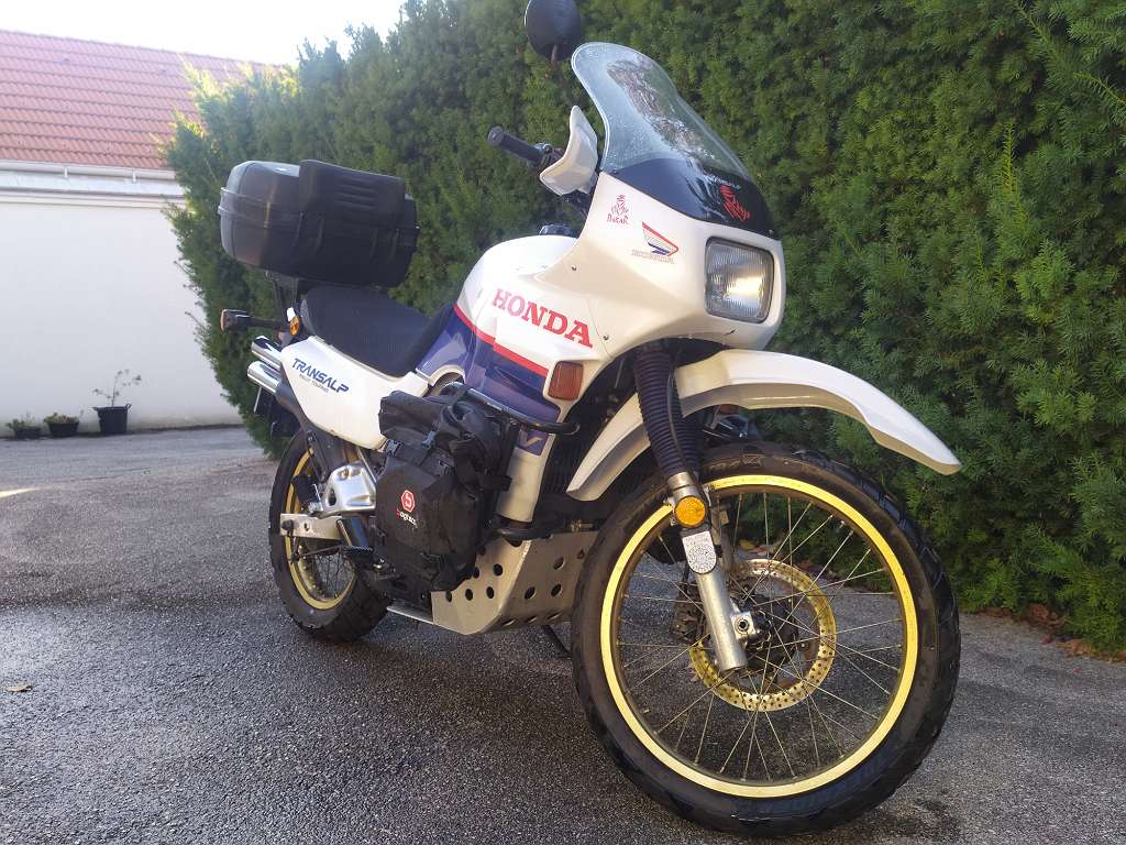 (reserviert) Honda Transalp OLDTIMER + ZUBEHÖR / NEUES PICKERL! Enduro