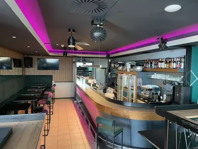 Gewerbeimmobilie mieten in Salzburg Stadt – 90 m², € 2.427