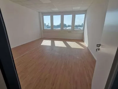 1-Zimmer-Gewerbeimmobilie mieten in Baden – 43 m², € 561 – Bild 5 von 6