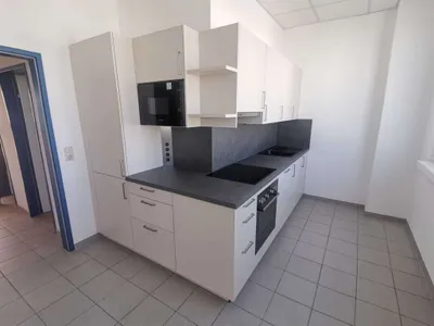 1-Zimmer-Gewerbeimmobilie mieten in Baden – 43 m², € 561 – Bild 3 von 6