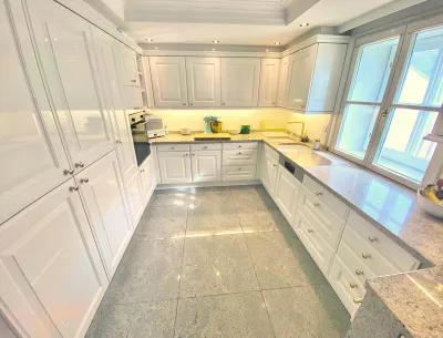 4-Zimmer-Wohnung mieten in Salzburg Stadt – 156 m², € 2.770 – Bild 2 von 8